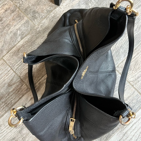 Coach Black Leather Shoulder Bag w/ Gold Detail. Excellent condition. - Picture 10 of 10